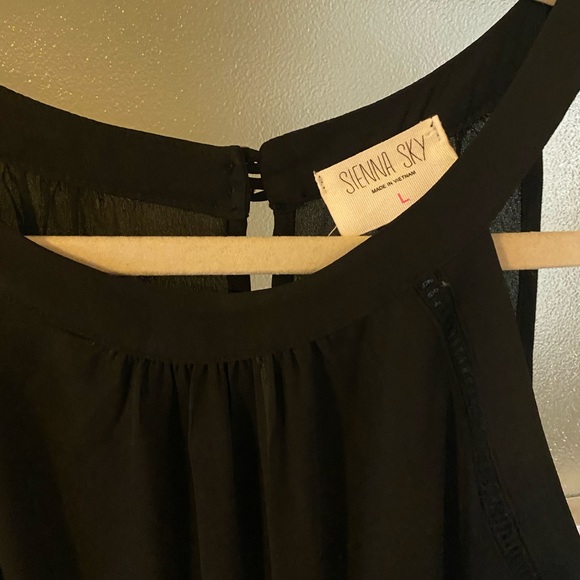 Black dress - Picture 2 of 6